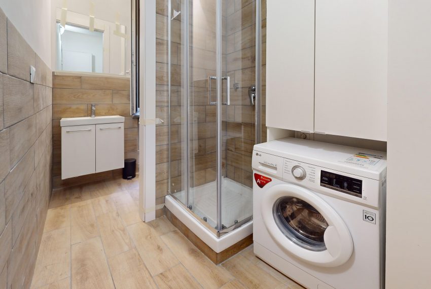 Via-Morazzone-Bathroom