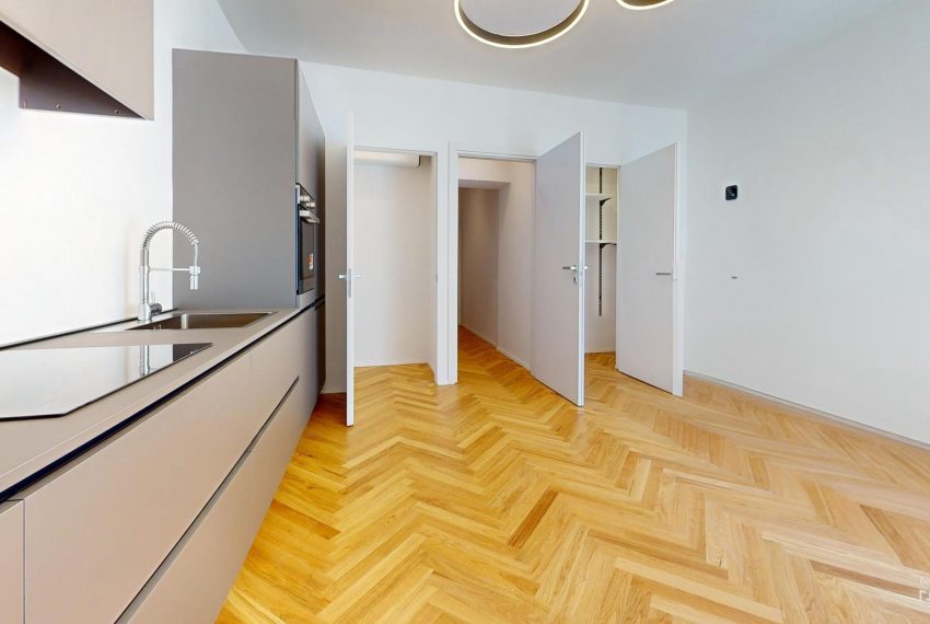 Viale-Certosa-Bedroom-Defurnished