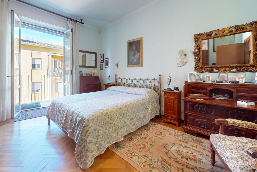 Via-Baldo-degli-Ubaldi-Bedroom